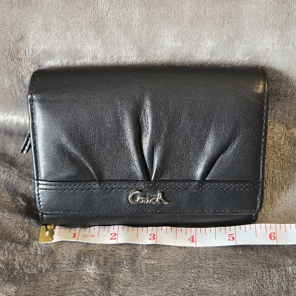 Vintage Coach Black Leather Folded Wallet